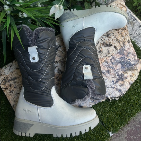 Bos. & Co. Astrid Ice Like Grey Women's High Boots
$275.00 women size 6 - Picture 8 of 16